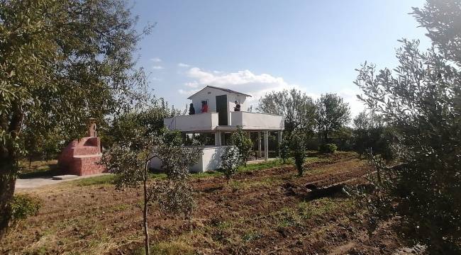 Sinema oyuncusu Filiz Taçbaş Foça'daki çiftliğini atalık tohum üretilsin diye GEMA Vakfı'na tahsis etti