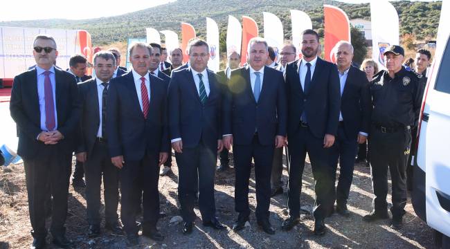 Vali Elban Foça'da temel atma törenine katıldı