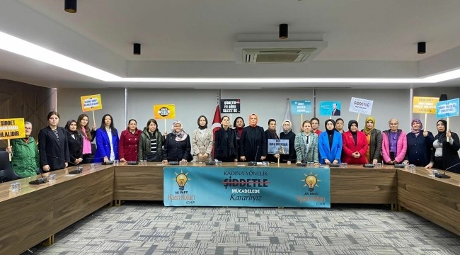 AK Parti İzmir Kadın Kolları’ndan Kadına Yönelik Şiddete Karşı Uluslararası Mücadele Günü basın açıklaması