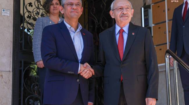 CHP Genel Başkanı Özgür Özel Ve Eşi, Kemal Kılıçdaroğlu'nu Evinde Ziyaret Etti