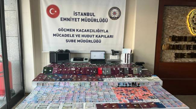 İstanbul'da 330 Sahte Pasaport, 230 Sahte Kimlek İle Sürücü Belgesi Ele Geçirildi