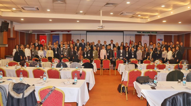 Avrupa Yetişkin Öğrenimi Gündemi-6 Projesi Bölge Toplantısı İzmir’de Yapıldı