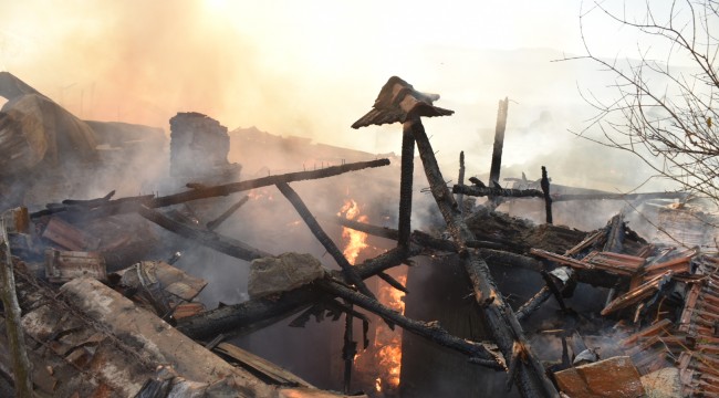 AYDIN'DA ZEYTİN TOPLAMAYA GİDEN 70 YAŞINDAKİ ÇİFTÇİNİN EVİ YANDI