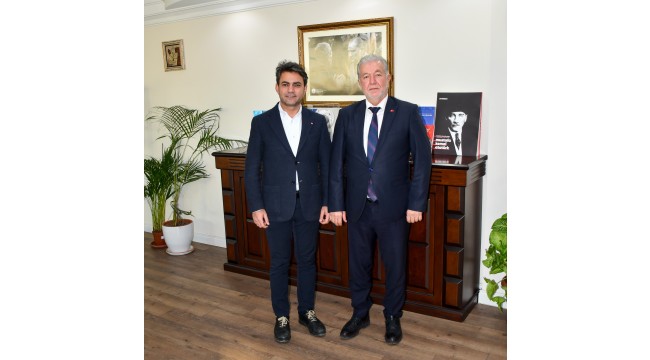 CHP&#039;li Ulaş Aydın: Bayraklı esnafını güzel günler bekliyor