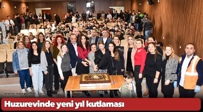 Huzurevinde yeni yıl kutlaması
