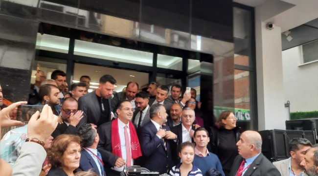 İzmir Büyükşehir Belediyesi için aday olan Olgun Atila; "Gençliğimiz var, her şey güzel olacak"