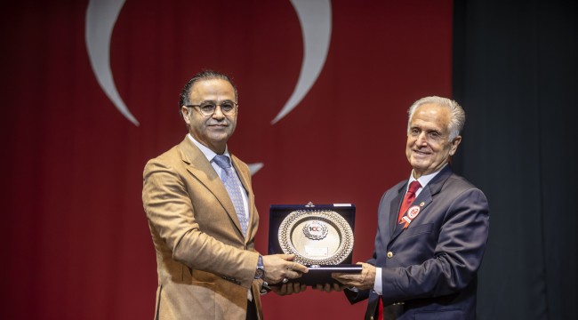 İzmir İl Milli Eğitim Müdürü Dr. Ömer Yahşi Onur Ödülü Aldı