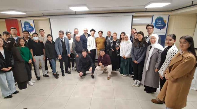 Türk Dünyası'nın Efsane İsmi Cengiz Aytmatov Doğum Gününde İzmir’de anıldı