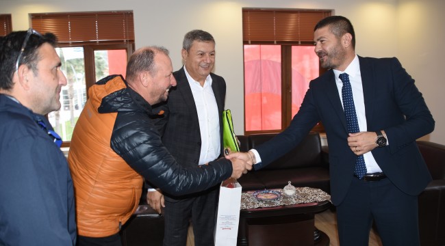 Türkiye'nin en iyi rüzgar sörfçüleri Yenifoça'da yarışacak