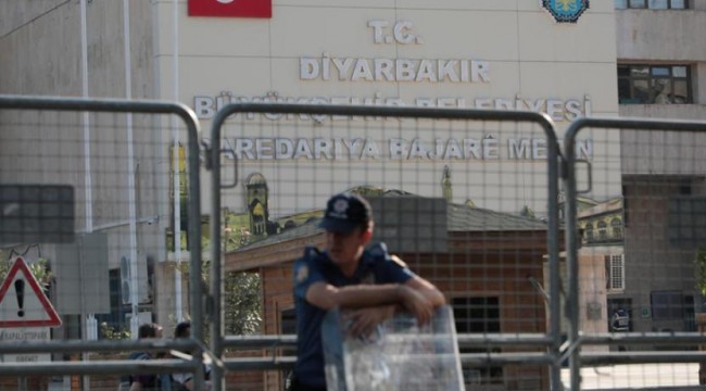 Diyarbakır'da kayyımdan seçim öncesi taşınmaz transferi