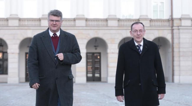 Polonya polisi Başkanlık Sarayı'nı bastı: 2 milletvekili gözaltına alındı