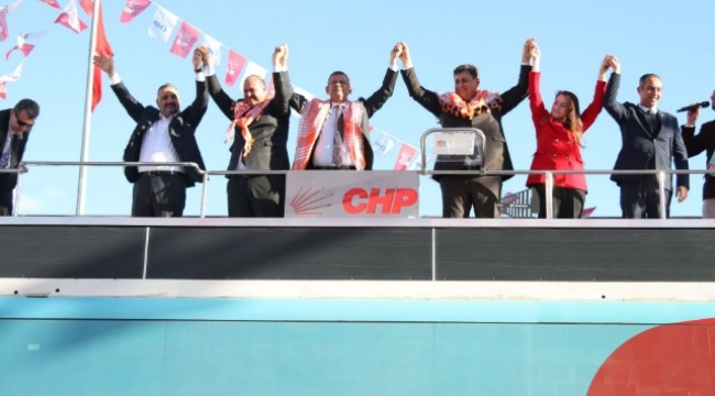 Başkanvekili Özkan'dan Özel'e tepki: Menderes programına katılmadı!