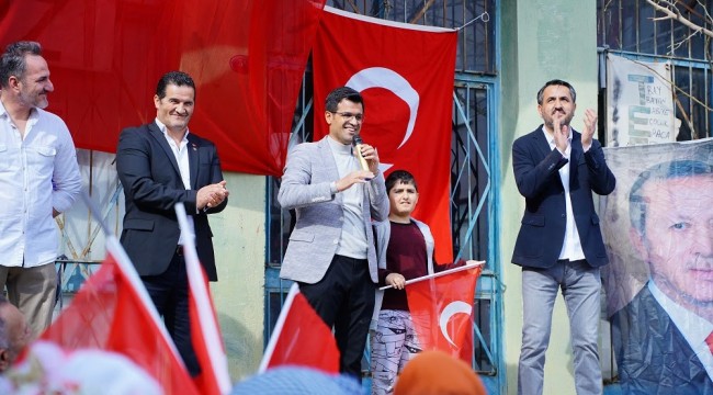 Bayraklı, Başkan Adayı Kırkpınar&#039;ı bağrına bastı