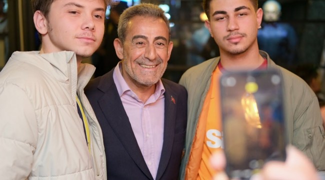 Bornova Belediye Başkan Adayı Cevdet Çayır:  ‘’Hiçbir mahalleyi unutmadan, hiçbir vatandaşı ihmal etmeden yürüyoruz’’