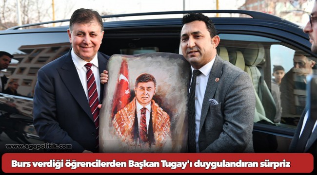 Burs verdiği öğrencilerden Başkan Tugay'ı duygulandıran sürpriz