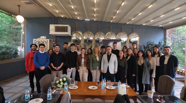 Huriye Serter’den Konak seçmenine çağrı:  “Adaya, partiye değil projelere oy verin”