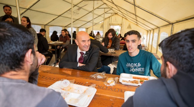 Üniversitelilere 860 bin kişilik ücretsiz yemek dağıtıldı