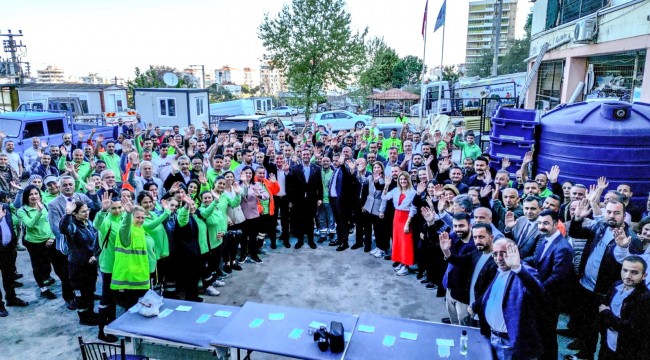 Başkan Erman Uzun, belediye personeli ile bayramlaştı