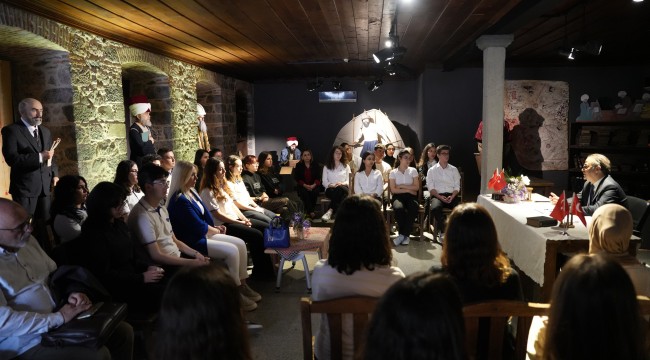 İzmir İl Milli Eğitim Müdürü Dr. Ömer Yahşi Gençlerle Bir Araya Geldi