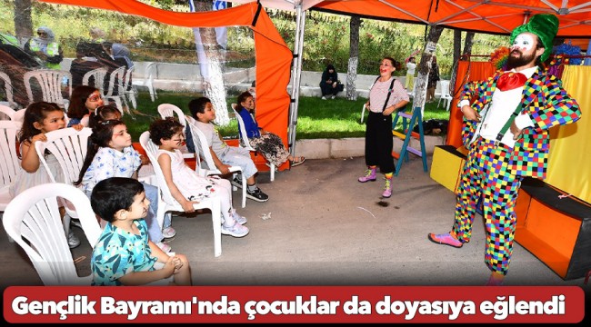 Gençlik Bayramı&#039;nda çocuklar da doyasıya eğlendi