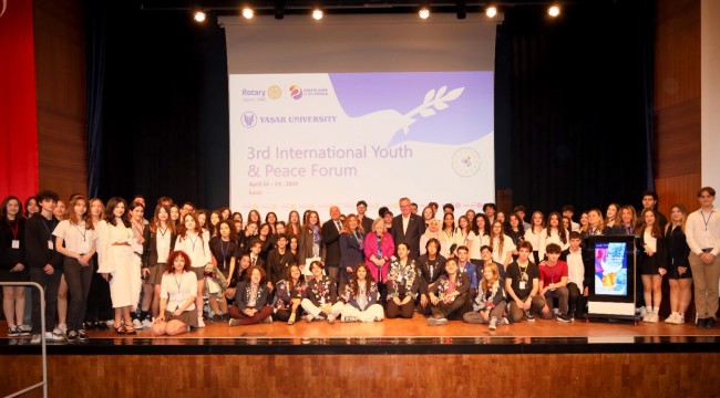 Rotary Dünya Başkanı İzmir’de Gençlik Barış Forumu’na katıldı
