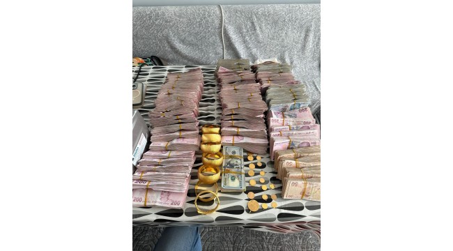 İzmir&#039;de Kara Para Aklayan Suç Örgütüne Darbe