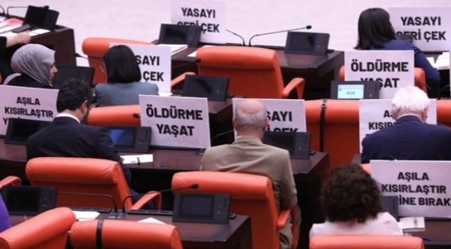 Katliam yasasına Meclis&#039;te tepki