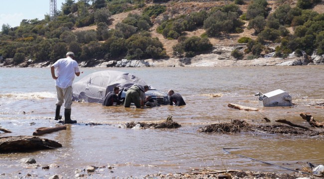İzmir İtfaiyesi’nden rekor yağışın düştüğü Menderes’te seferberlik