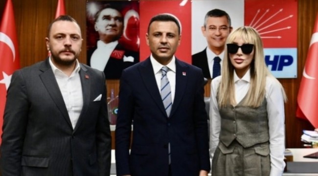 Siyasete atılacağını söyleyen Seren Serengil'den CHP'ye ziyaret