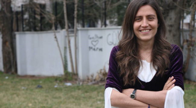 Batman Belediye Başkanı Gülistan Sönük&#039;ten ilk tepki: &#039;Hiçbir kararı tanımıyoruz&#039;