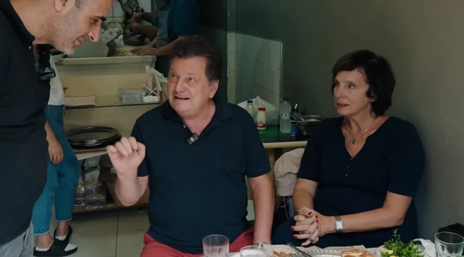 Vedat Milor yemeği beğendi ama işletmeciye kızdı: &#039;Ben burada oynayan maymun değilim&#039;