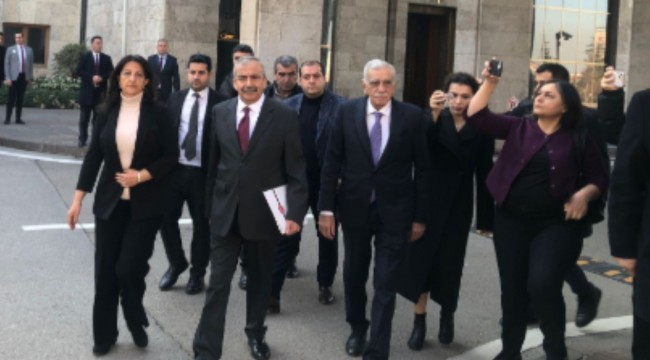 DEM heyeti 2 kez ziyaret etmişti: Öcalan’ın 15 şubat mesajı görüntülü mü olacak?