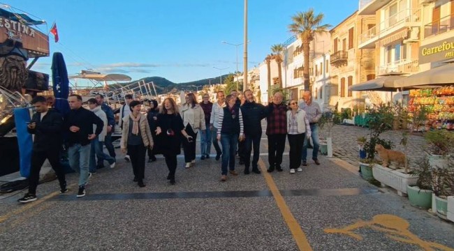 İzmir&#039;in efsane Anadolu Lisesi BAL&#039;ın mezunları 38 yıl sonra Foça&#039;da buluştu