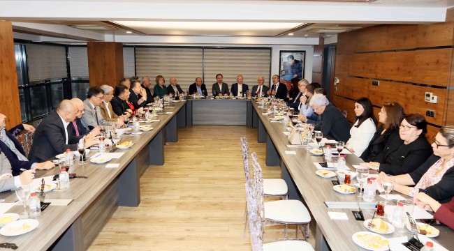 İZSİAD 2025 yılı yol haritasını belirledi