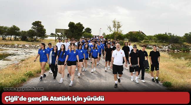 Çiğli’de gençlik Atatürk için yürüdü