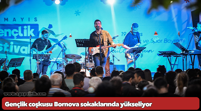 Gençlik coşkusu Bornova sokaklarında yükseliyor