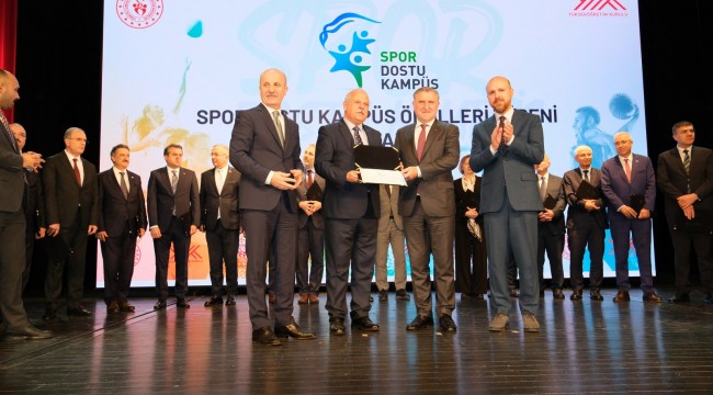 İKÇÜ’ye “Spor Dostu Kampüs” Ödülü