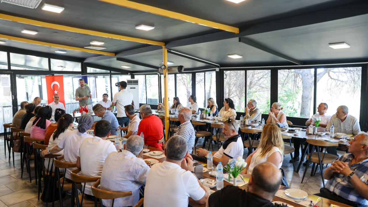 Başkan Görkem Duman muhtarlarla buluştu