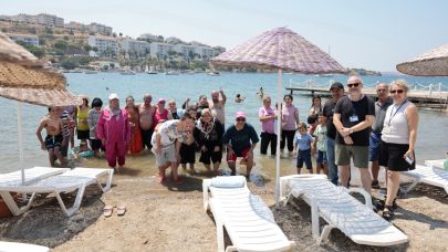 Konak Belediyesi engelli bireyler ve ailelerini denizle buluşturdu