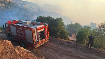 Büyükşehir ekiplerinden Akhisar’daki yangına müdahale