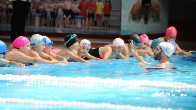 Karşıyaka Belediyesi Yüzme Havuzu’na modern dokunuş