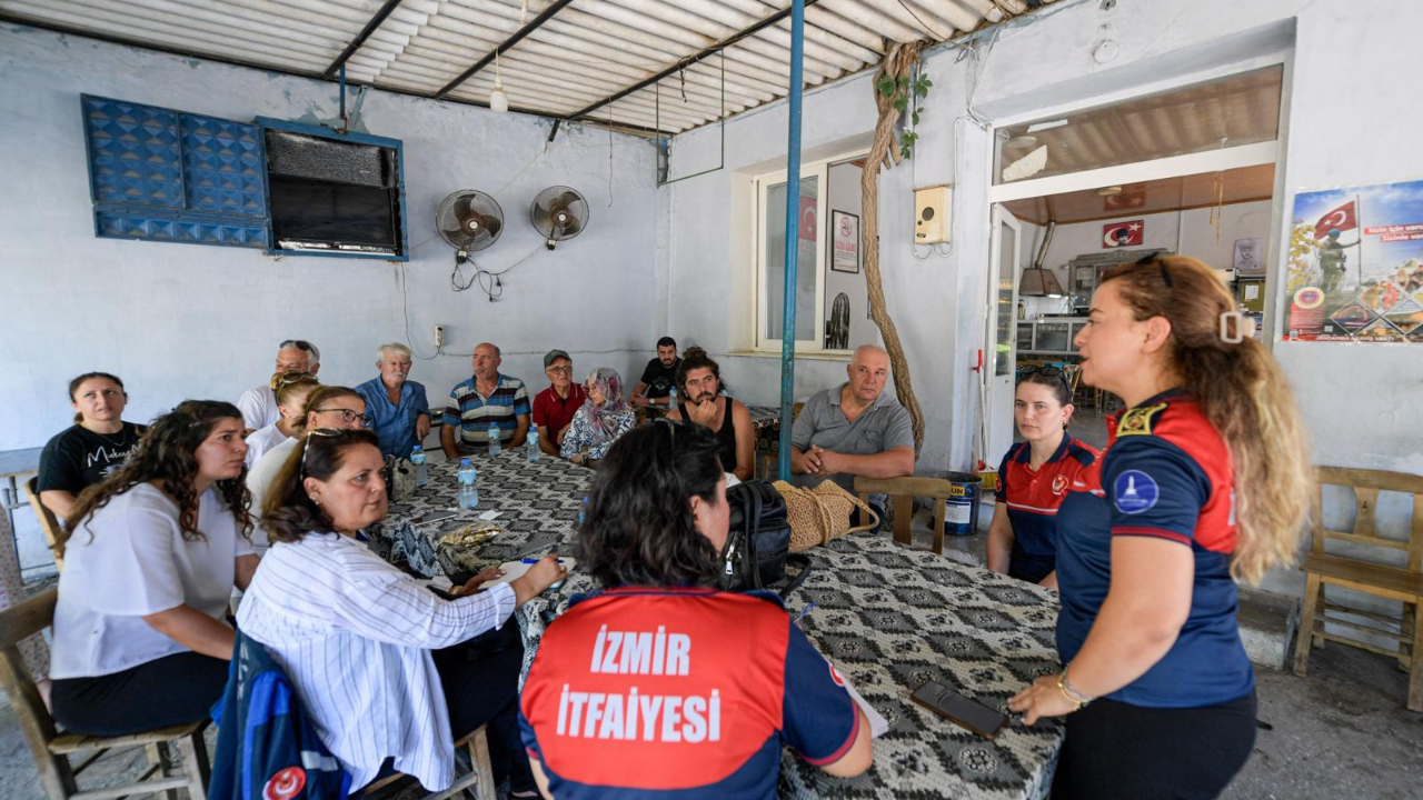 İzmirli baba ve kızı yangınlara karşı omuz omuza mücadele ediyor