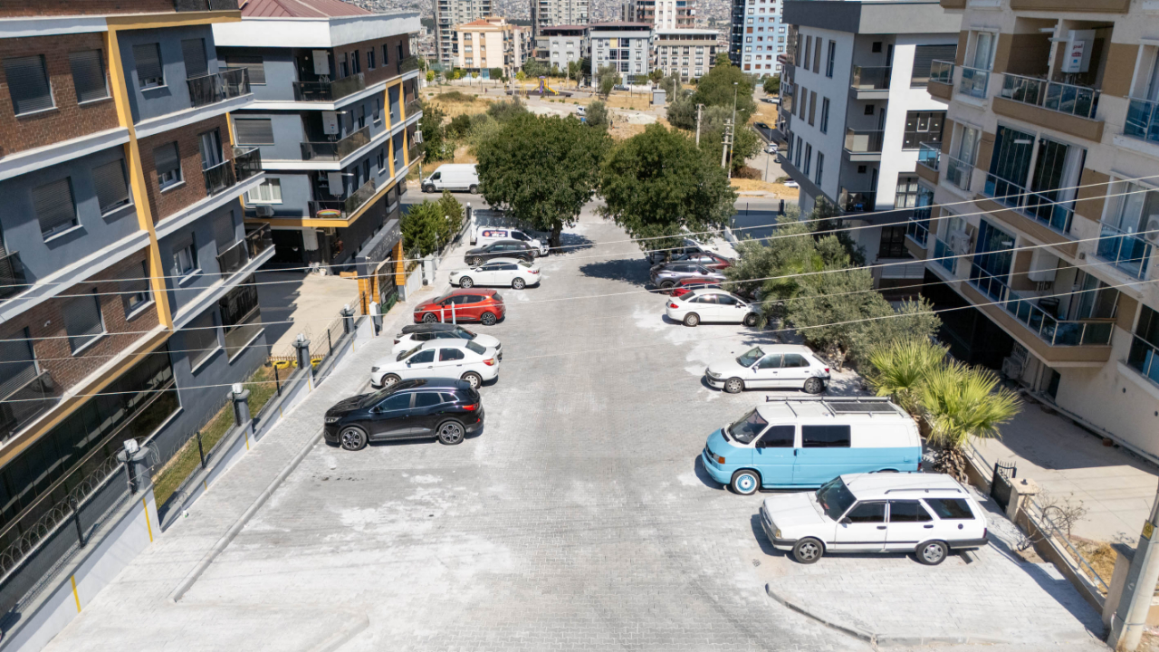Buca’da cep otoparkları ile mahalleler nefes alıyor
