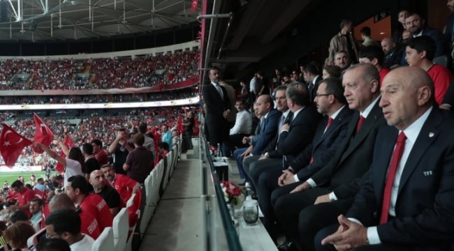 İçişleri&#039;nden talimat: Futbol maçında protokole kart ve bilet zorunluluğu