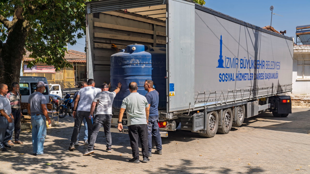 Büyükşehir yanan köylere can suyu oluyor