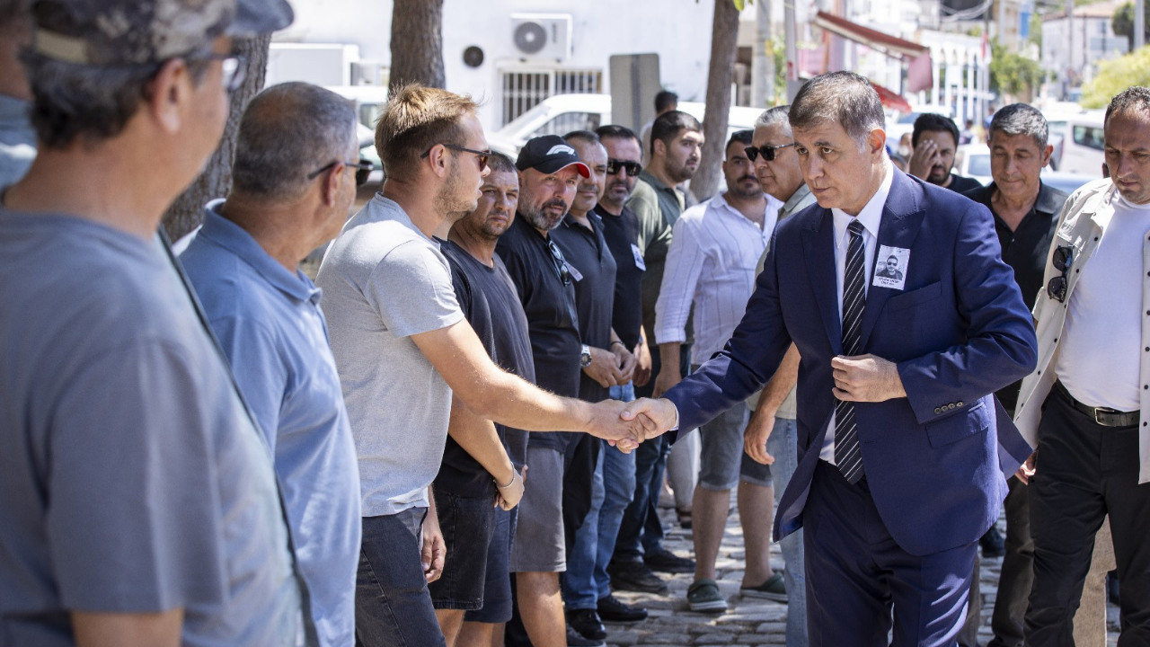 Foça’nın efsane başkanının oğlu son yolculuğuna uğurlandı