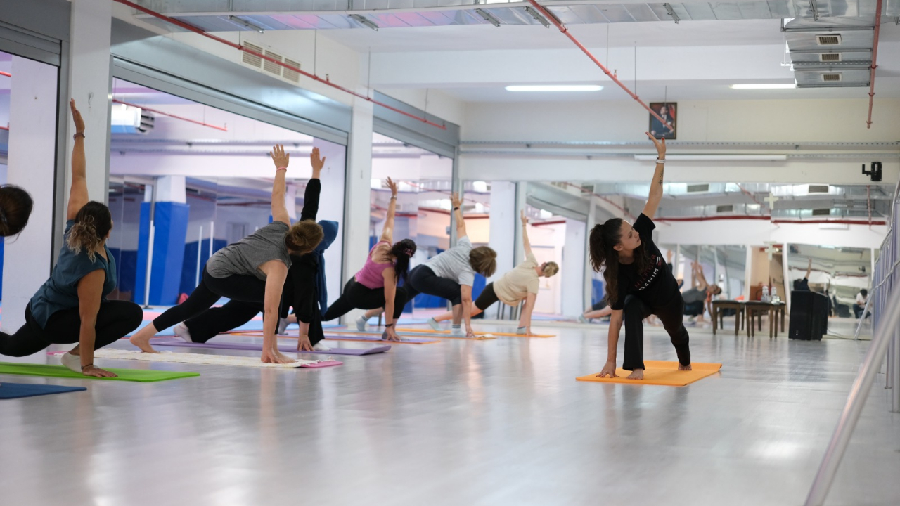 Bayraklı&#039;da 3 bin 77 kişi yaz spor okullarında buluştu