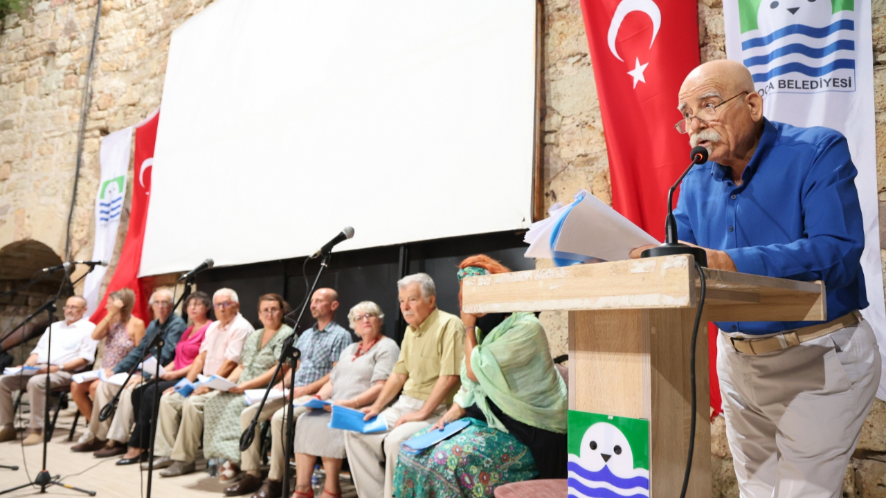 Foça, Ataol Behramoğlu’na Şiir ve Saygıyla Kucak Açtı