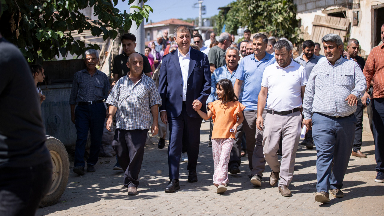 Başkan Tugay yangında zarar gören Köseler’i ziyaret etti