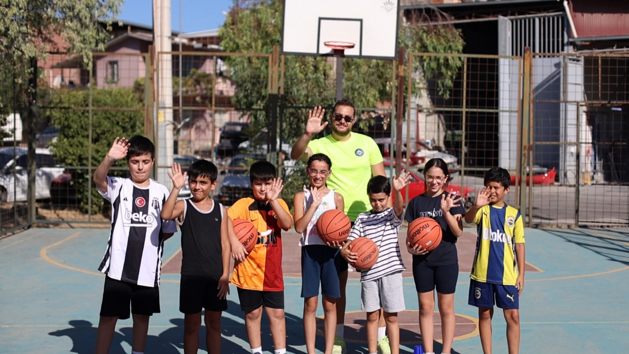 Karabağlar’lı Çocuklar Bu Yaz Mahallede Sporla Buluşuyor